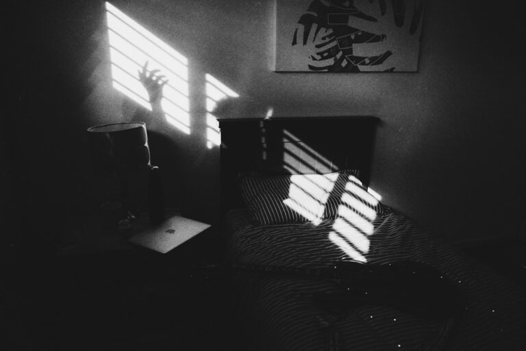 Photo studying music minimalism