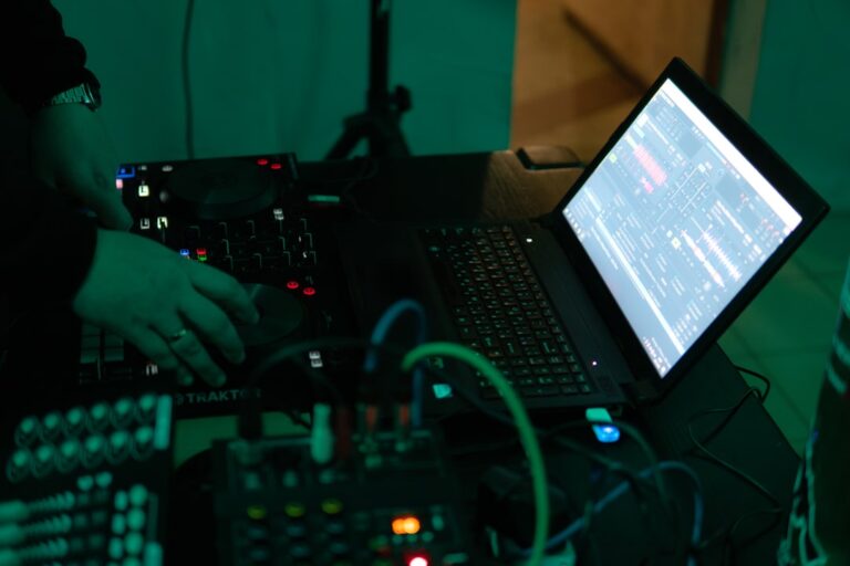 Photo muzica electronică românească